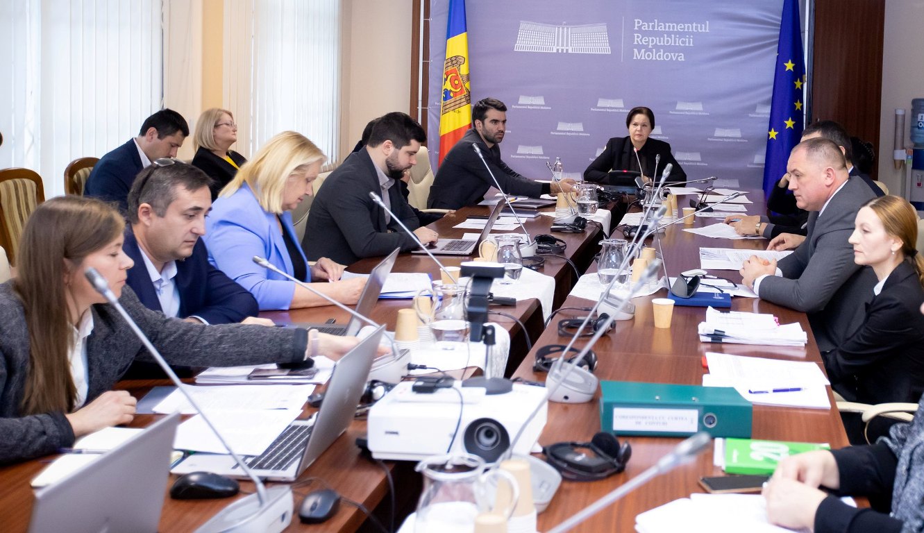 Curtea de Conturi a Republicii Moldova (CCRM) a prezentat astăzi, 16 noiembrie, în cadrul Comisiei Parlamentare de control al finanțelor publice (CCFP), Raportul auditului asupra rapoartelor financiare consolidate ale Ministerului Educației, Culturii și Cercetării încheiate la 31 decembrie 2021, Raportul auditului asupra rapoartelor financiare consolidate ale Ministerului Educației și Cercetării încheiate la 31 decembrie 2021 și Raportul auditului asupra rapoartelor financiare consolidate ale Ministerului Culturii încheiate la 31 decembrie 2021.