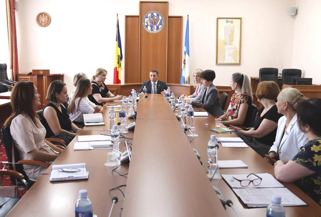 Pentru a răspunde așteptărilor societății, Curtea de Conturi a Republicii Moldova (CCRM) demarează anual procesul de consultare amplă a părților interesate pentru a colecta eventuale tematici și sugestii privind activitatea de audit pe anul următor.