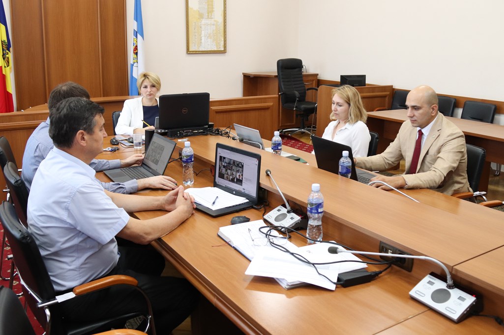 Curtea de Conturi a Republicii Moldova, la data de 28 iunie curent, a examinat în cadrul ședinței online Raportul auditului asupra rapoartelor financiare consolidate ale Ministerului Agriculturii, Dezvoltării Regionale și Mediului (MADRM) încheiate la 31 decembrie 2021 și Raportul auditului asupra rapoartelor financiare consolidate ale Ministerului Agriculturii și Industriei Alimentare (MAIA) încheiate la 31 decembrie 2021.