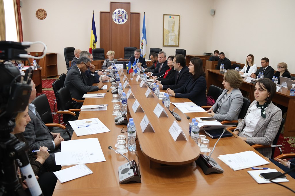 Curtea de Conturi a Republicii Moldova (CCRM) a organizat, la data de 5 octombrie curent, o masă rotundă privind rezultatele primei evaluări internaționale „peer review” a instituției supreme de audit din țară.