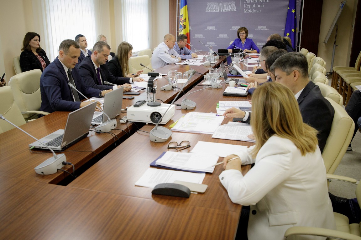 Curtea de Conturi a Republicii Moldova (CCRM) a prezentat la data de 20 septembrie curent, în cadrul ședinței Comisiei de control al finanțelor publice concluziile a două rapoarte de audit. 