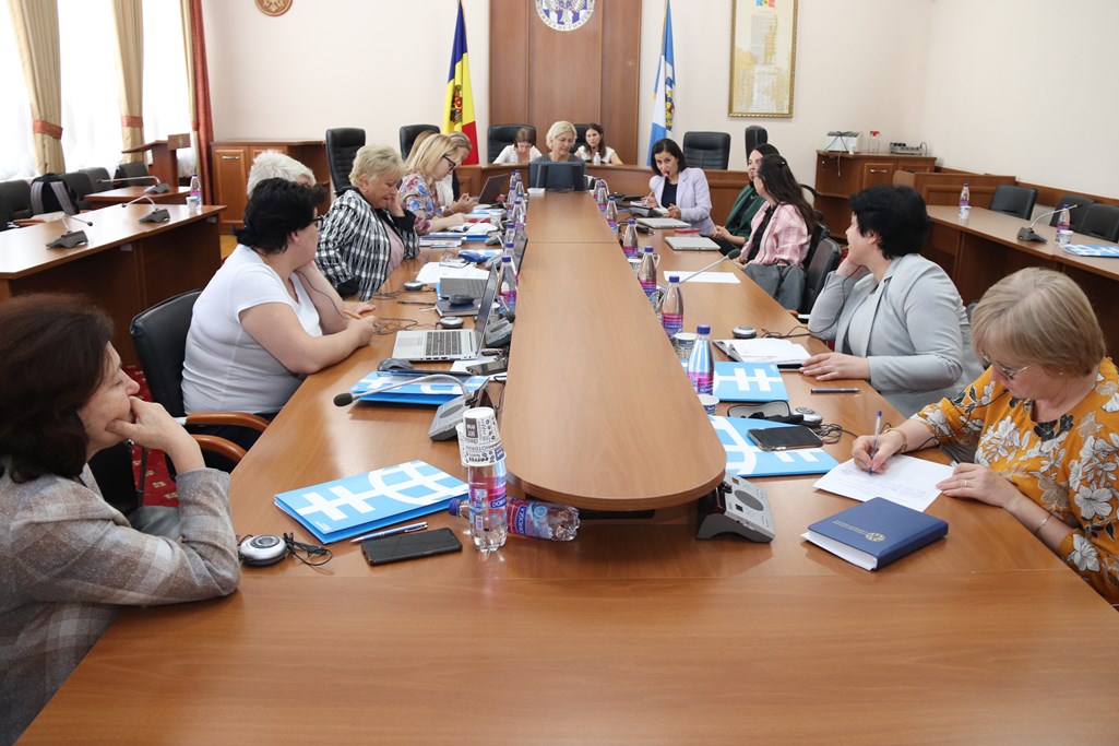 La data de 21 septembrie curent, reprezentanții Curții de Conturi a Republicii Moldova (CCRM) au participat la un atelier de lucru organizat de către expertele din cadrul Entității Națiunilor Unite pentru Egalitatea de Gen și Abilitarea Femeilor (UN Women) privind bugetarea sensibilă la dimensiunea de gen și bunele practici în acest domeniu. 